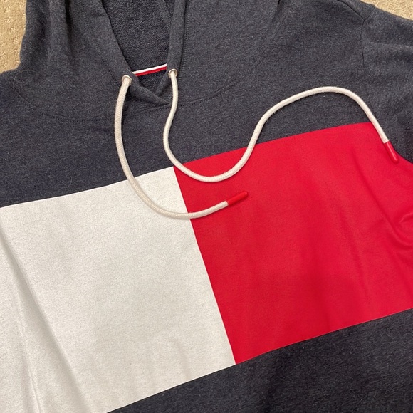 Tommy Hilfiger Hoodie - Picture 2 of 5